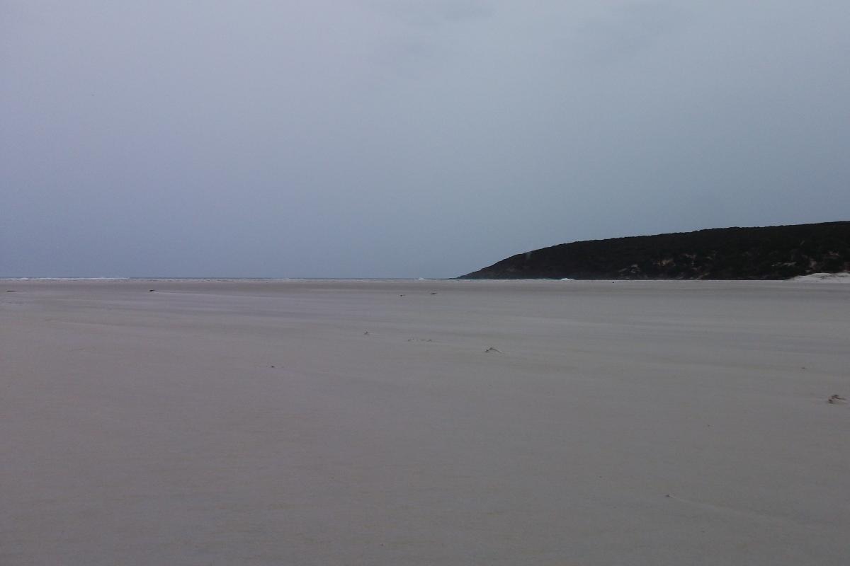Expanse of white sand plain at Fitzgerald Inlet 