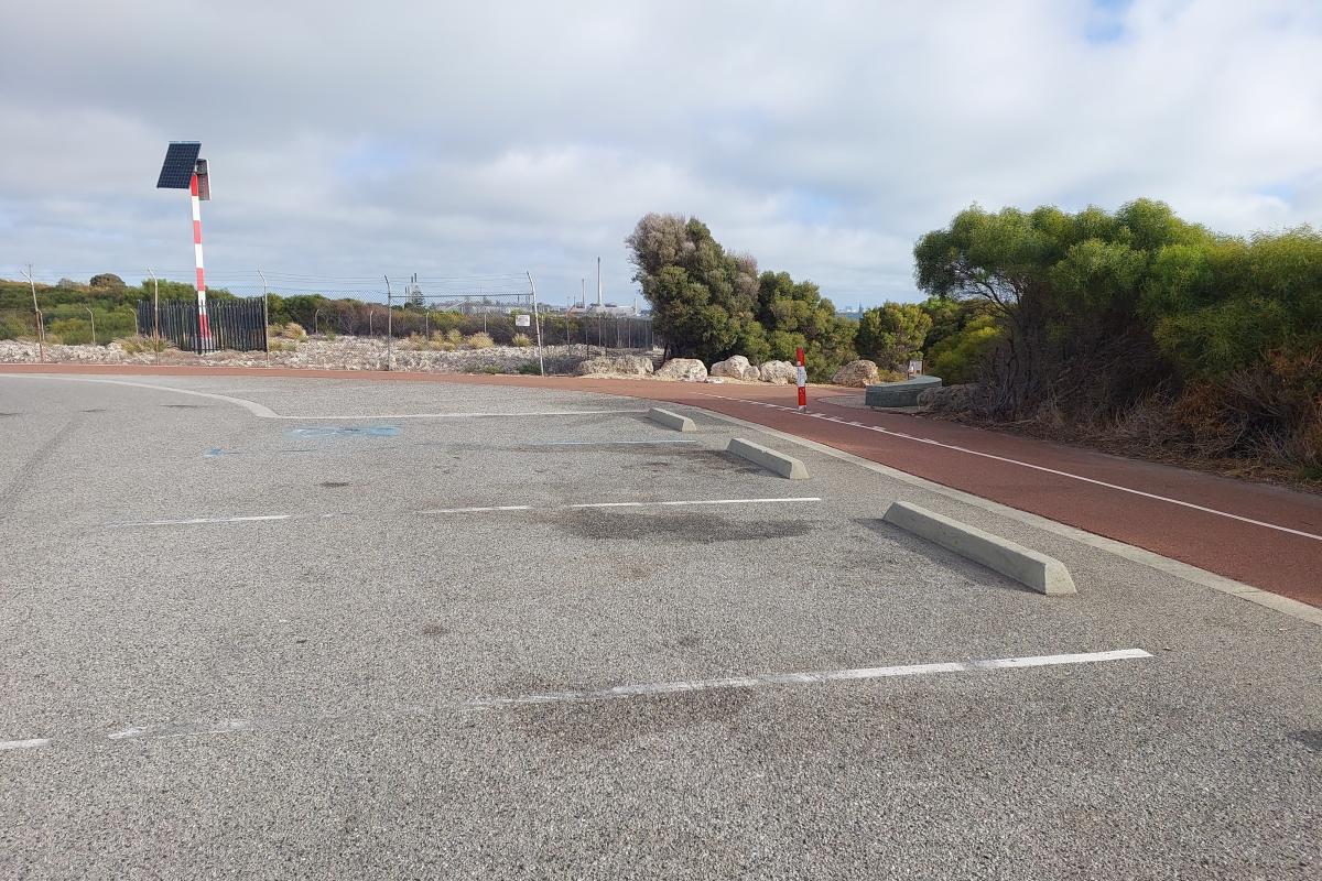 Henderson Foreshore parking area and path